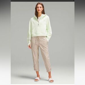 Lululemon Dance Studio Mid-Rise Cropped Pant/ Mojave Tan/ size 2/ NWT